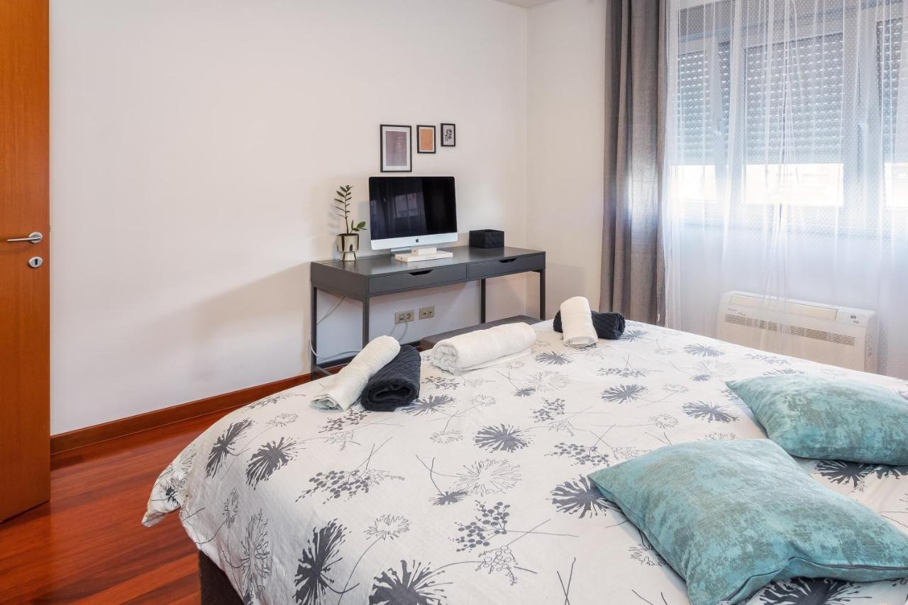 Апартаменты Airy 2-Br Apt W/ Open Layout & Modern Design Сплит Экстерьер фото