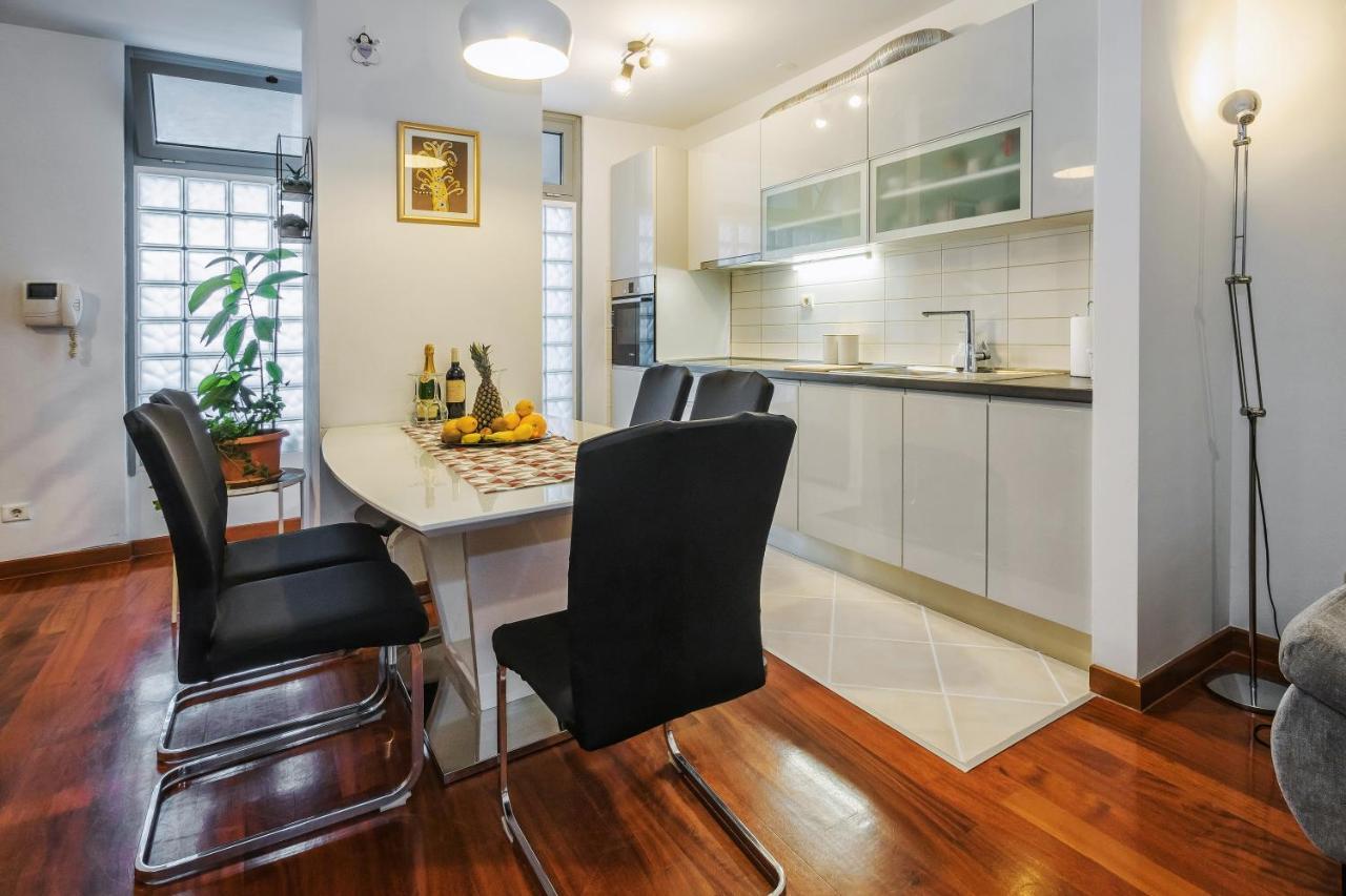 Апартаменты Airy 2-Br Apt W/ Open Layout & Modern Design Сплит Экстерьер фото