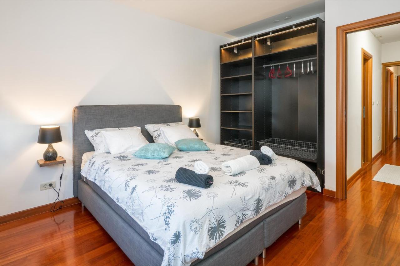 Апартаменты Airy 2-Br Apt W/ Open Layout & Modern Design Сплит Экстерьер фото